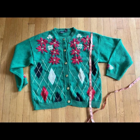 Y2K Vintage Preppy Argyle Holiday Sweater w. Poinsettia Flowers - Picture 10 of 11